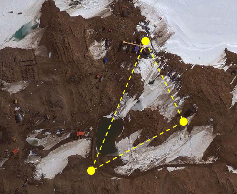 図2　南極昭和基地における衛星電波シンチレーション観測装置の設置場所（黄色の印）
